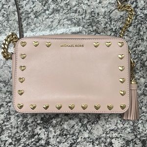 Micheal Kors purse, worn still in new condition